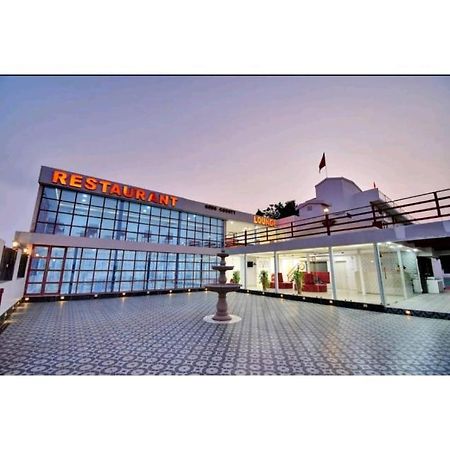 Gods County Hotels & Resorts Tarapith Bagian luar foto