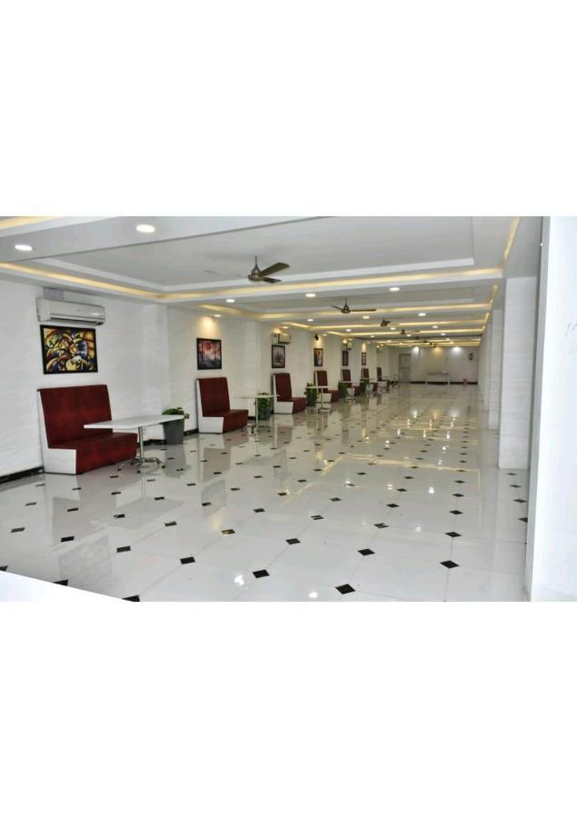 Gods County Hotels & Resorts Tarapith Bagian luar foto
