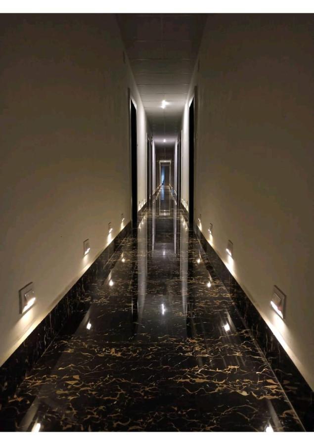 Gods County Hotels & Resorts Tarapith Bagian luar foto