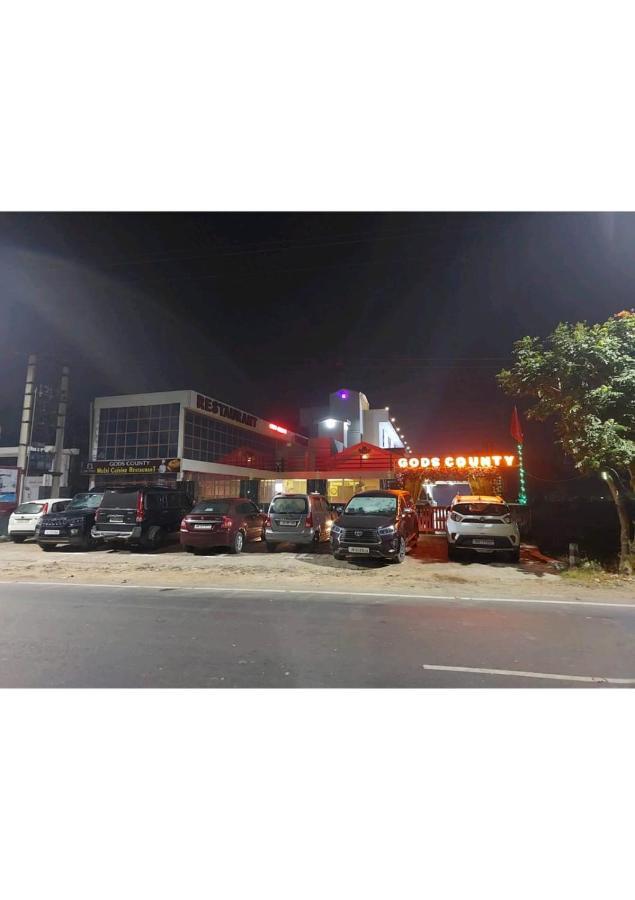 Gods County Hotels & Resorts Tarapith Bagian luar foto