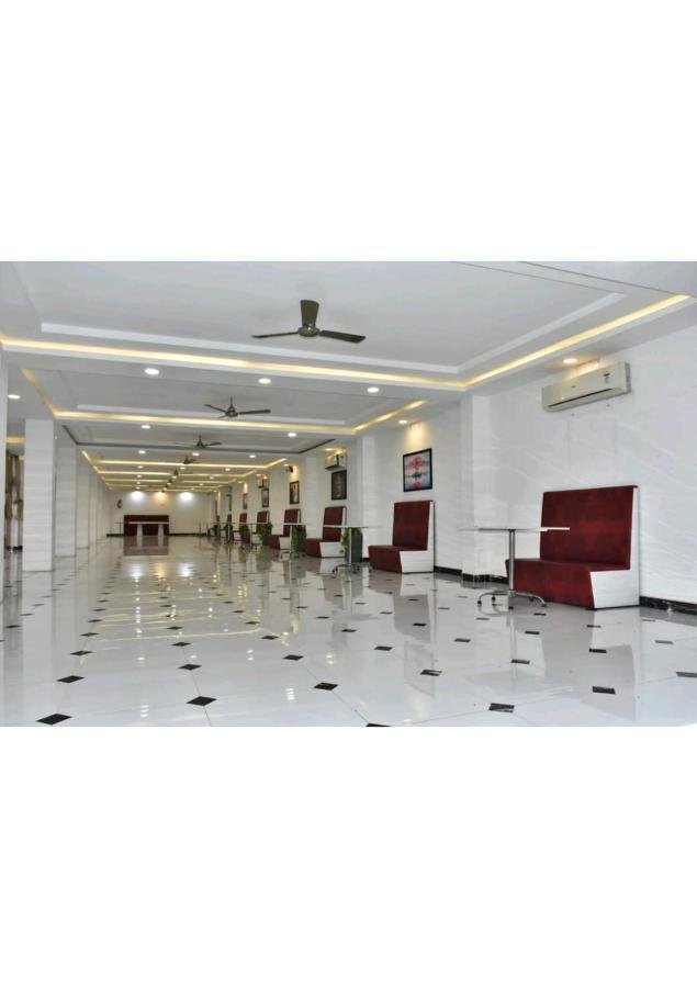 Gods County Hotels & Resorts Tarapith Bagian luar foto