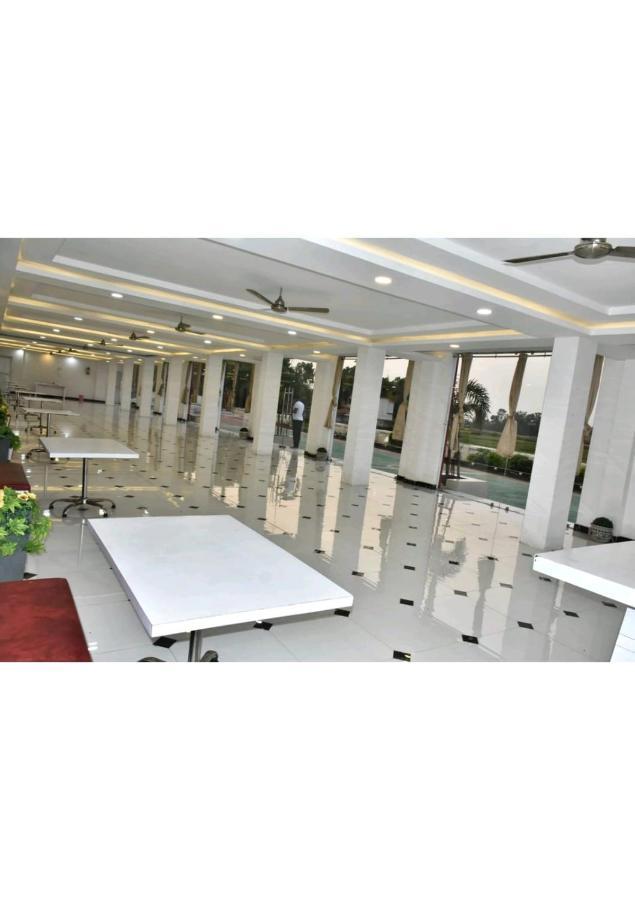 Gods County Hotels & Resorts Tarapith Bagian luar foto
