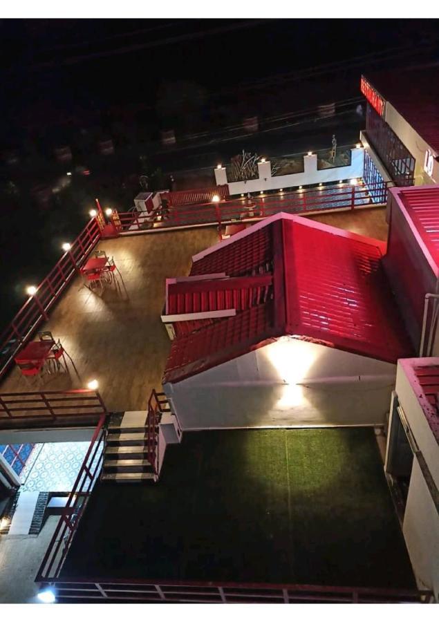 Gods County Hotels & Resorts Tarapith Bagian luar foto