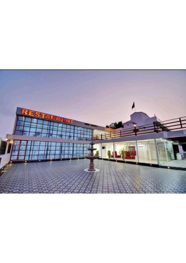 Gods County Hotels & Resorts Tarapith Bagian luar foto