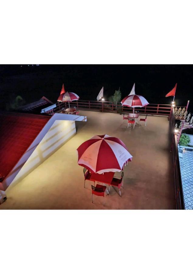 Gods County Hotels & Resorts Tarapith Bagian luar foto