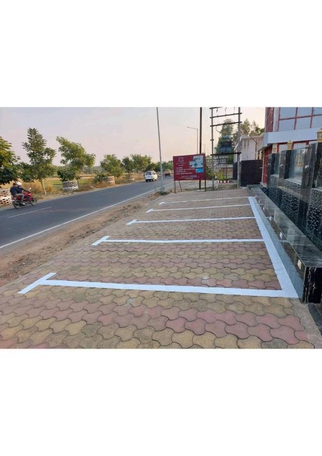 Gods County Hotels & Resorts Tarapith Bagian luar foto