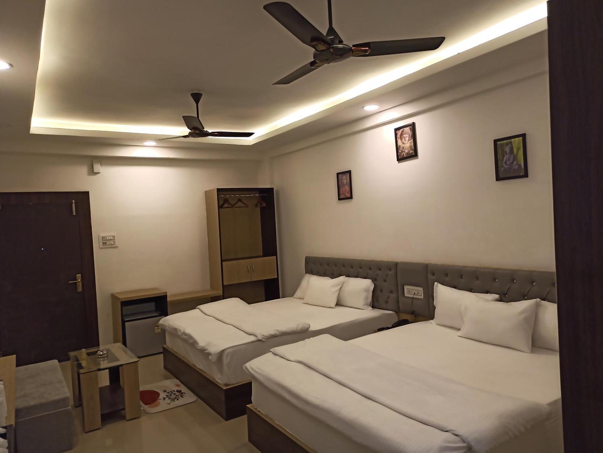 Gods County Hotels & Resorts Tarapith Bagian luar foto