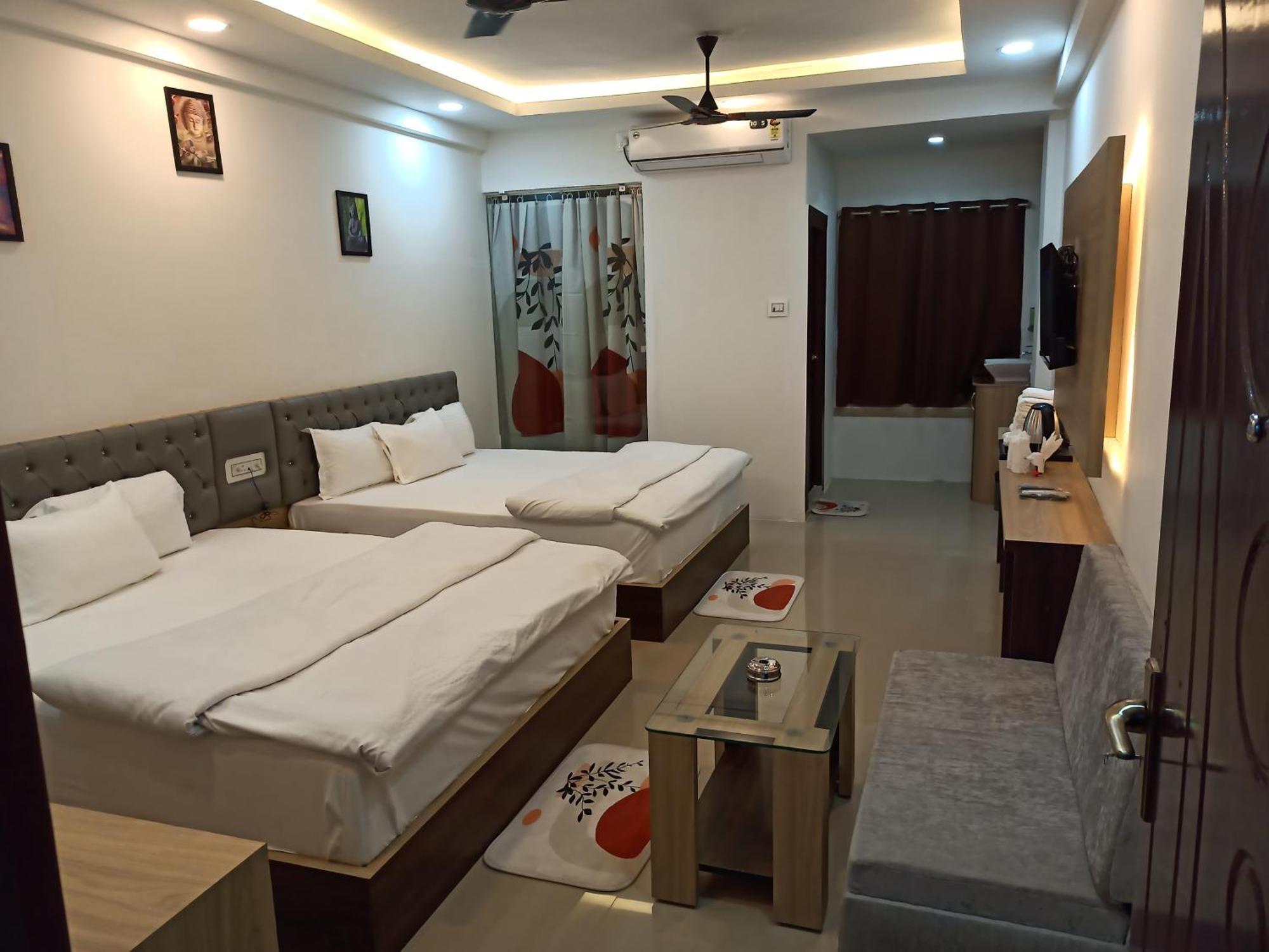 Gods County Hotels & Resorts Tarapith Bagian luar foto