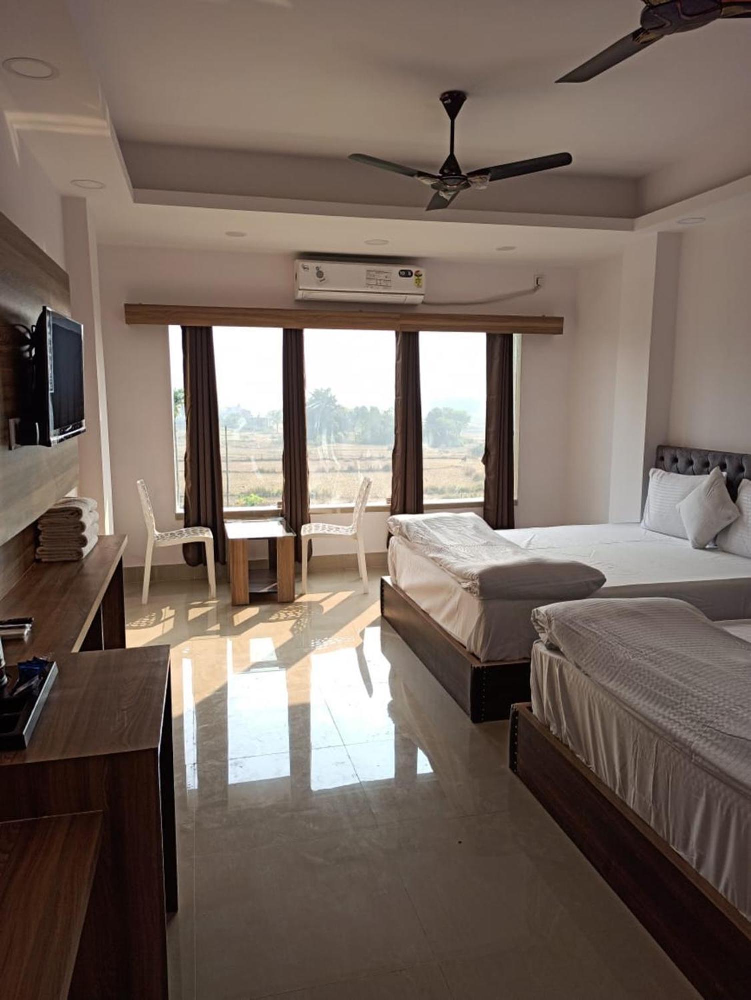Gods County Hotels & Resorts Tarapith Bagian luar foto